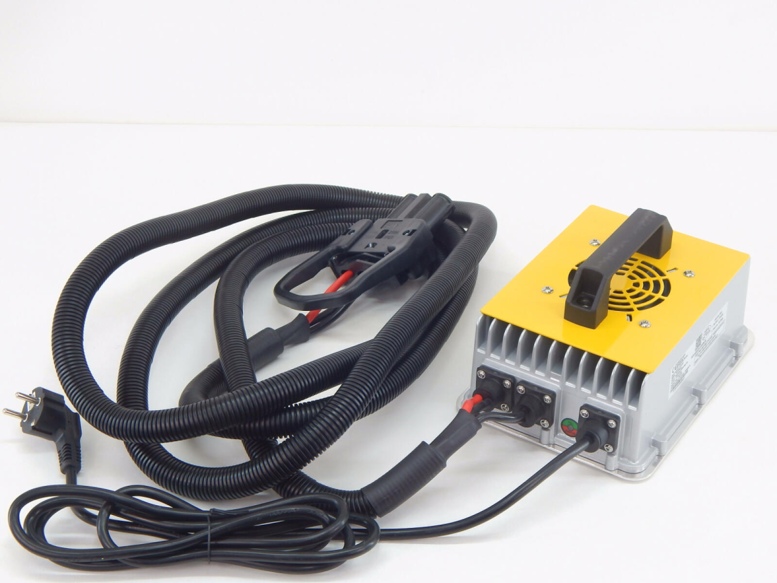 Зарядное устройство для тележек CBD20R-II Li-ion 24V/50A (Charger 35206000174) Зарядное устройство для тележек CBD20R-II Li-ion 24V/50A (Charger 35206000174)