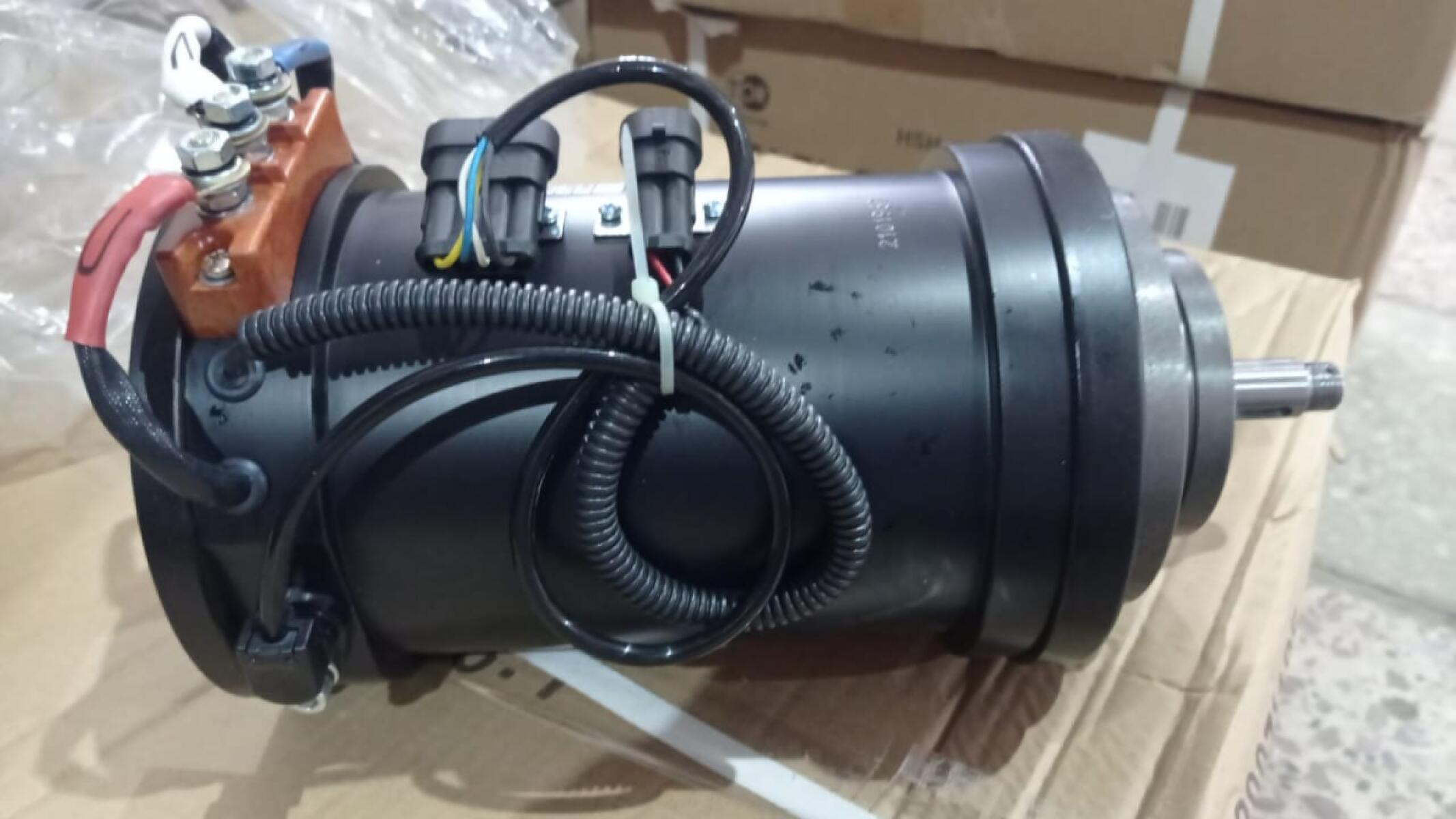 13 Мотор приводной XYQ-1.2DH штабелера CDDR15-III (XYQ-1.2DH alternating current dynamo) 13 Мотор приводной XYQ-1.2DH штабелера CDDR15-III (XYQ-1.2DH alternating current dynamo)